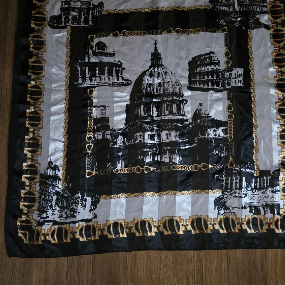 La Dolce Vita Style – Roma Italy Landmark Scarf w/ Colosseum & Vatican